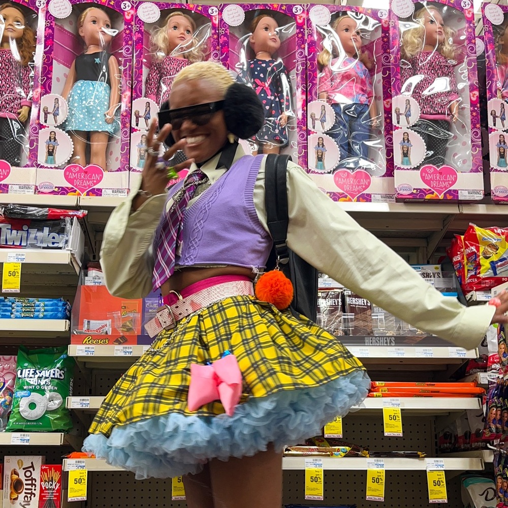 Meet your Posher, Carlita